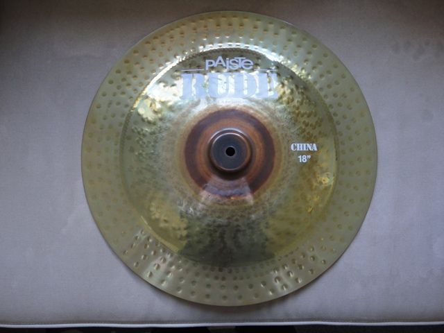 Prato China Paiste Rude 18"