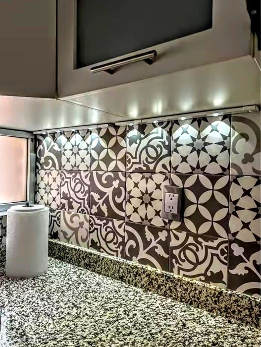 Лампа с датчиком движения Світильник з датчиком руху на 20 см