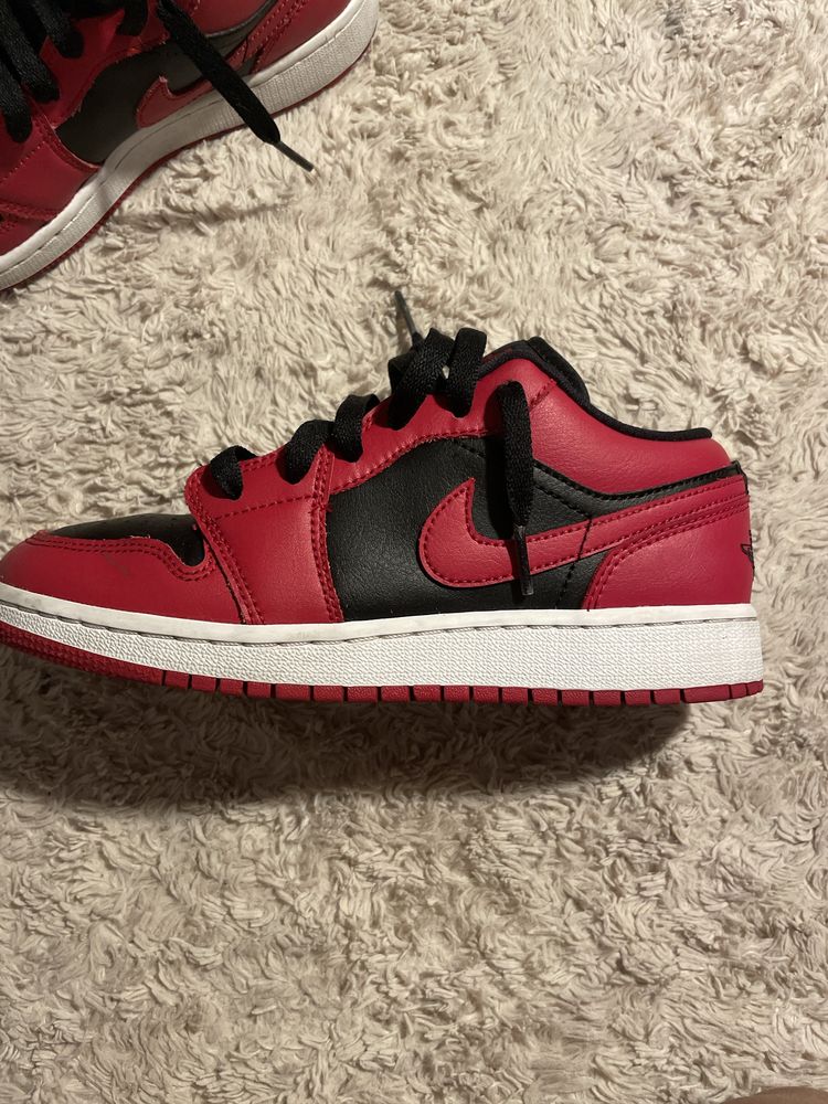 Air Jordan 1 low reverse bred