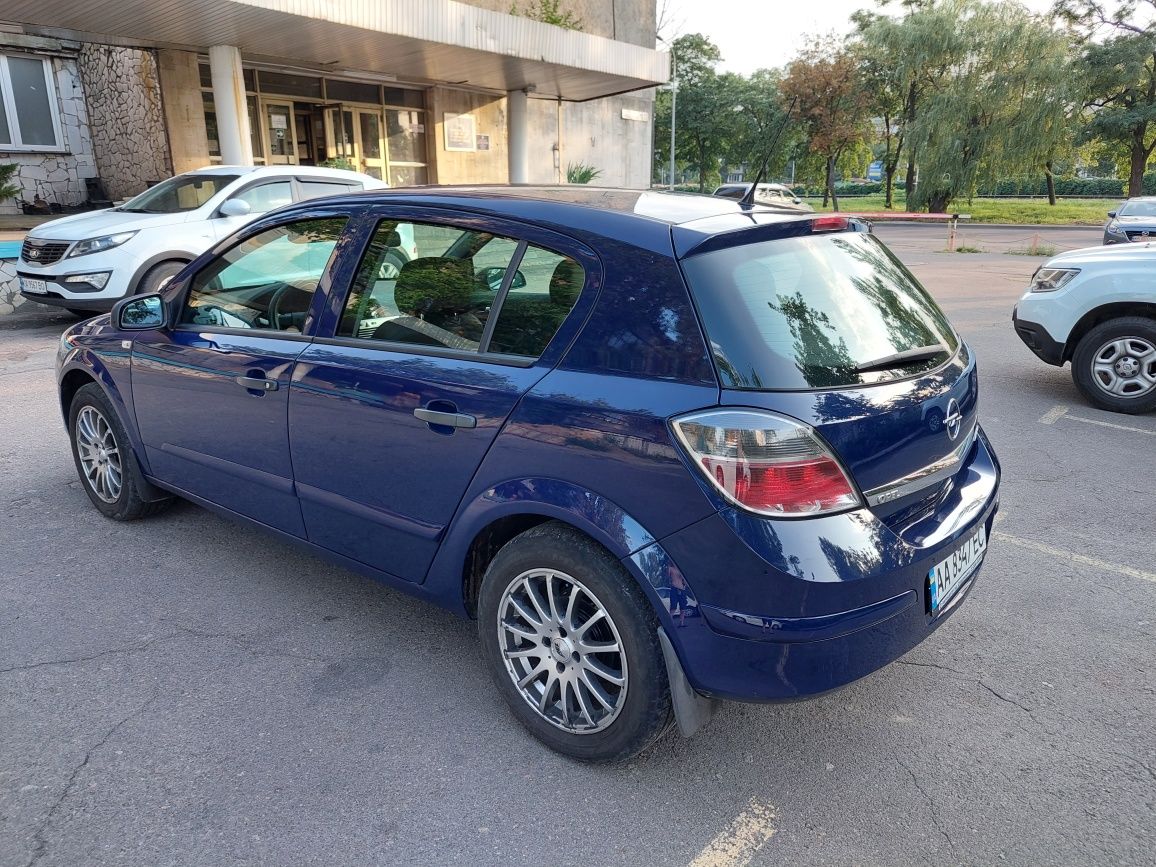 Opel Astrs H 2007 год 5500$