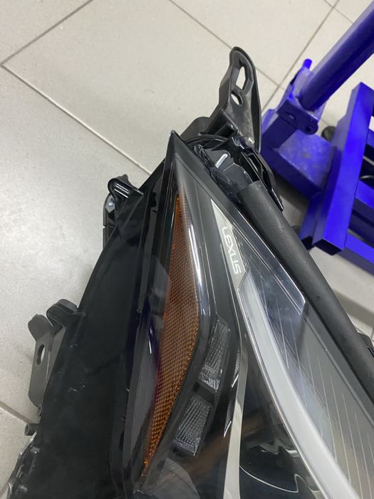 Optica direita lexus