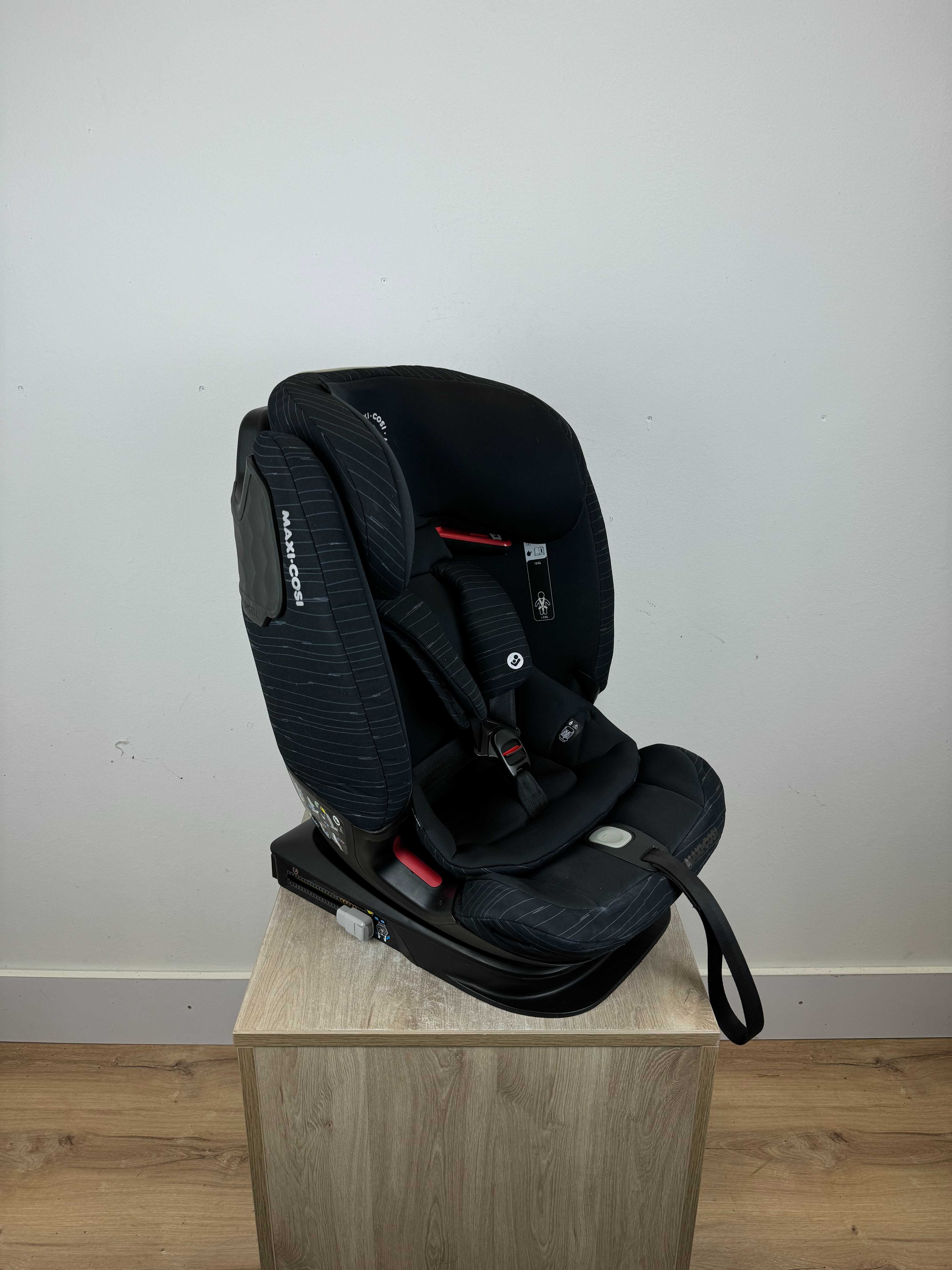 Fotelik samochodowy Maxi Cosi Titan Pro 9-36kg