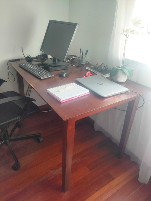 Mesa secretária para escritório