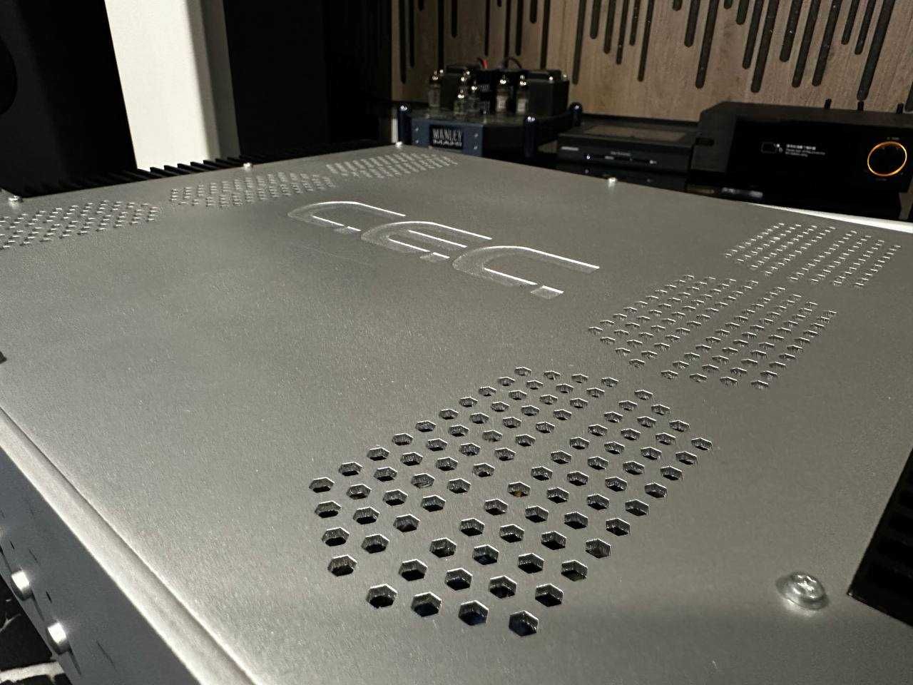 Интегральный усилитель C.E.C. AMP 5300 R