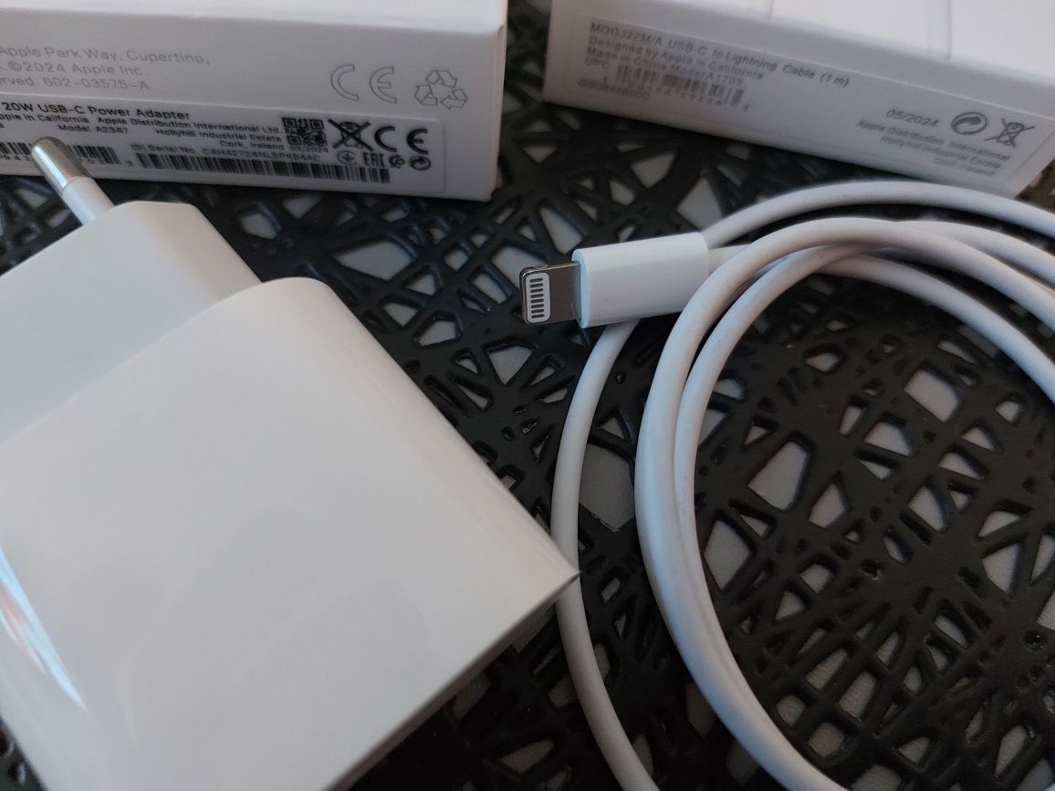 Ładowarka z kablem iphone +gratis adapter do słuchawek