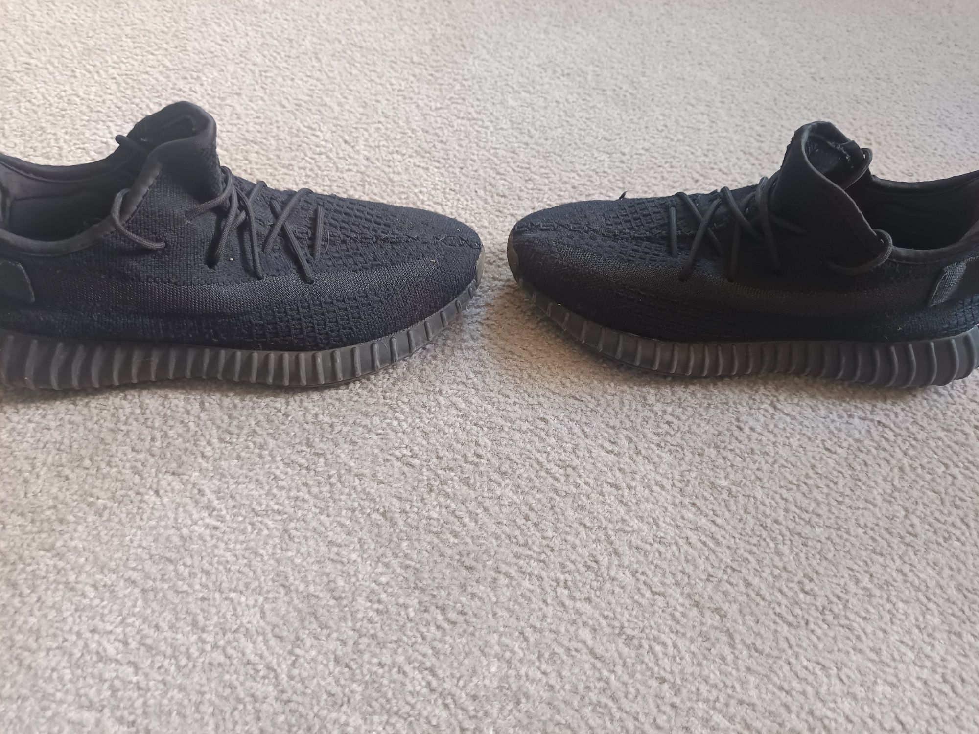 Yeezy 350 v2 Onyx