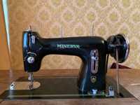 Старинная швейная машина MINERVA