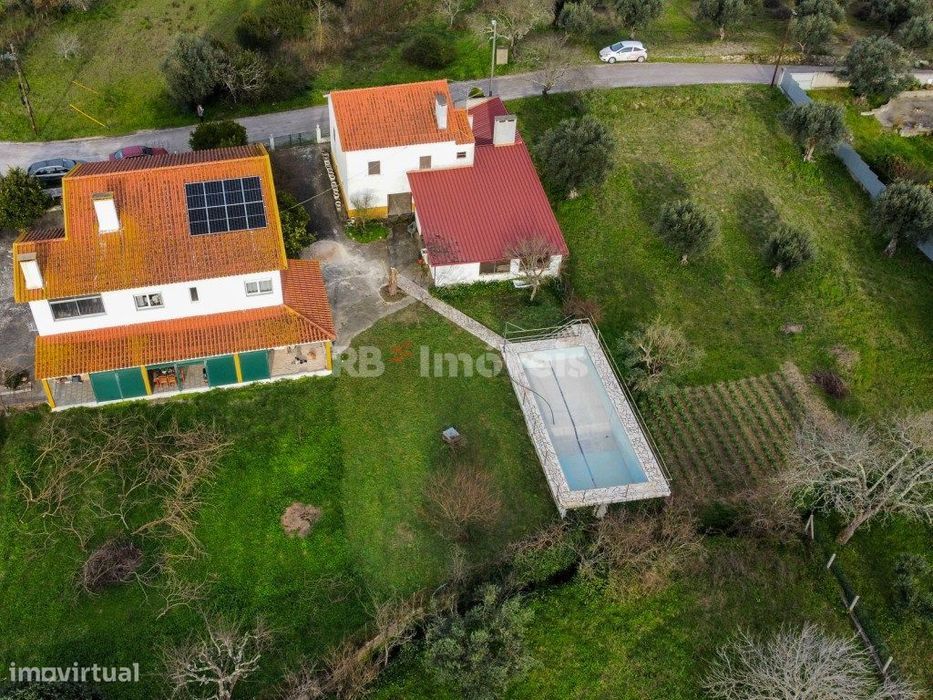 Moradia T2 para remodelar - Cem Soldos, Tomar