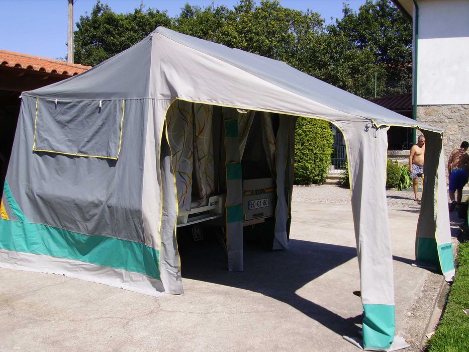 atrelado  tenda com muito pouco usocomo novo