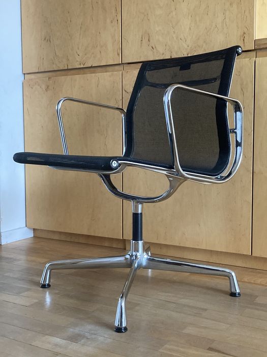 Fotele VITRA Eames EA 108 krzesło klasyk / stan bardzo dobry