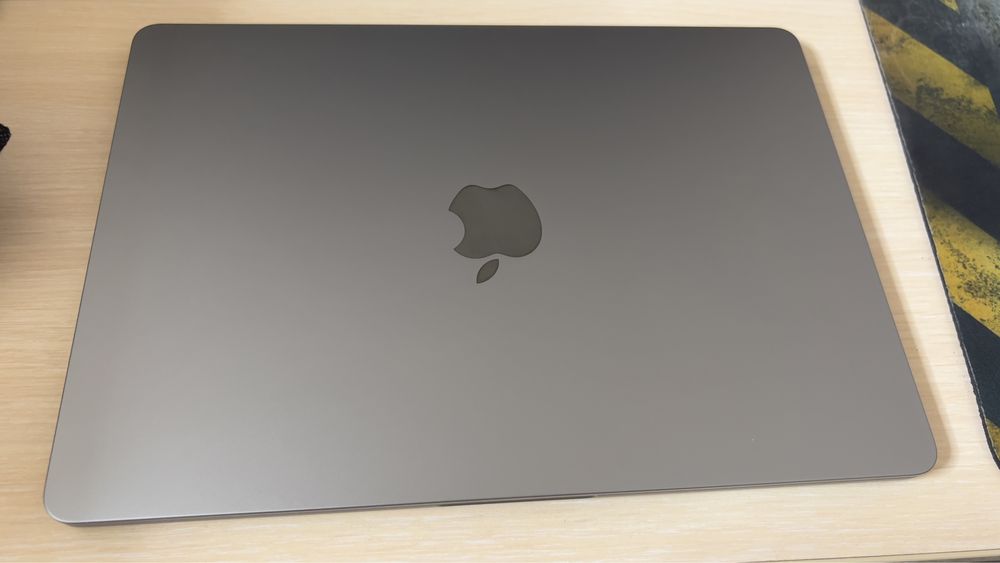 Macbook air m2 512 10ядер графика