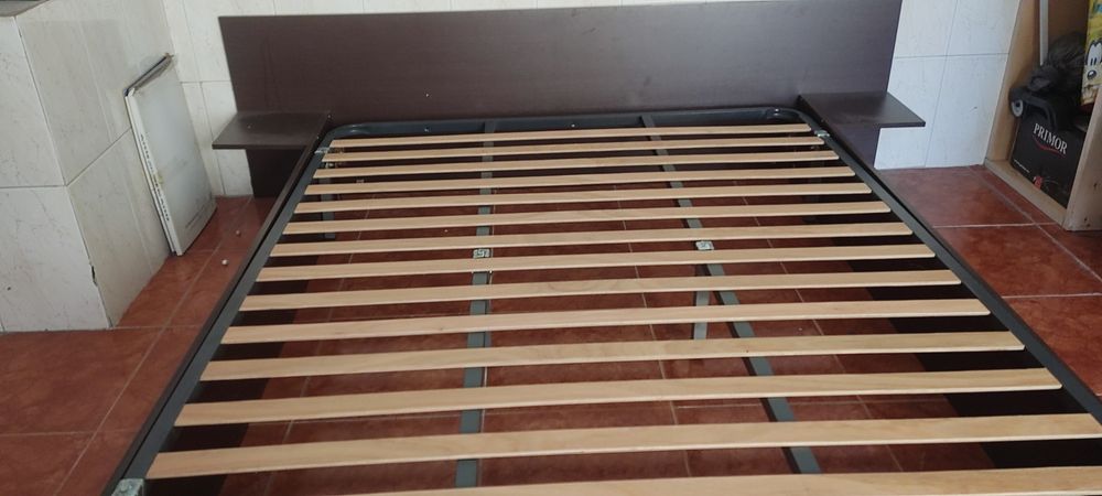 Baixa de preco Cama casal Wengue com estrado e gavetão