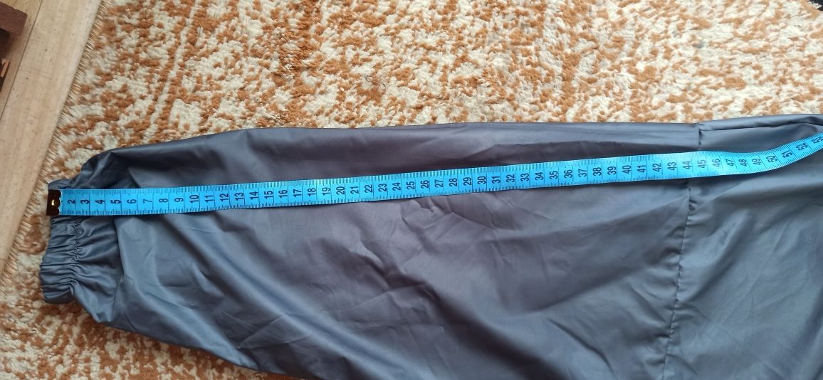 Продам женскую куртку, ветровку, размер L