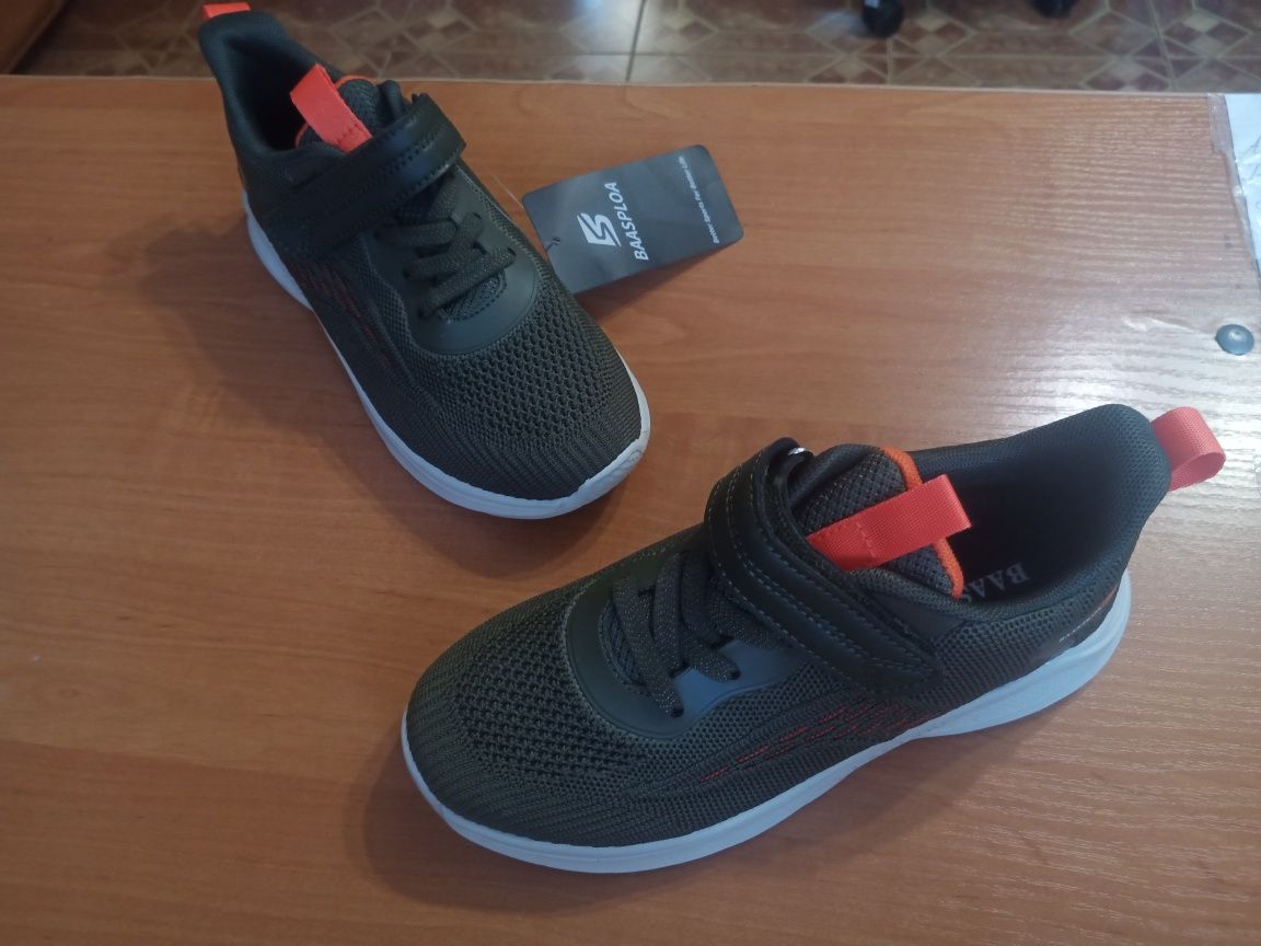 Дитячі кросівки BaaSploa 30,33,35