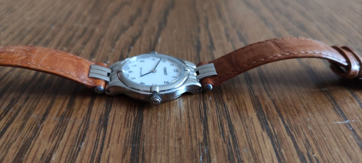 Швейцарские часы TISSOT Stylist