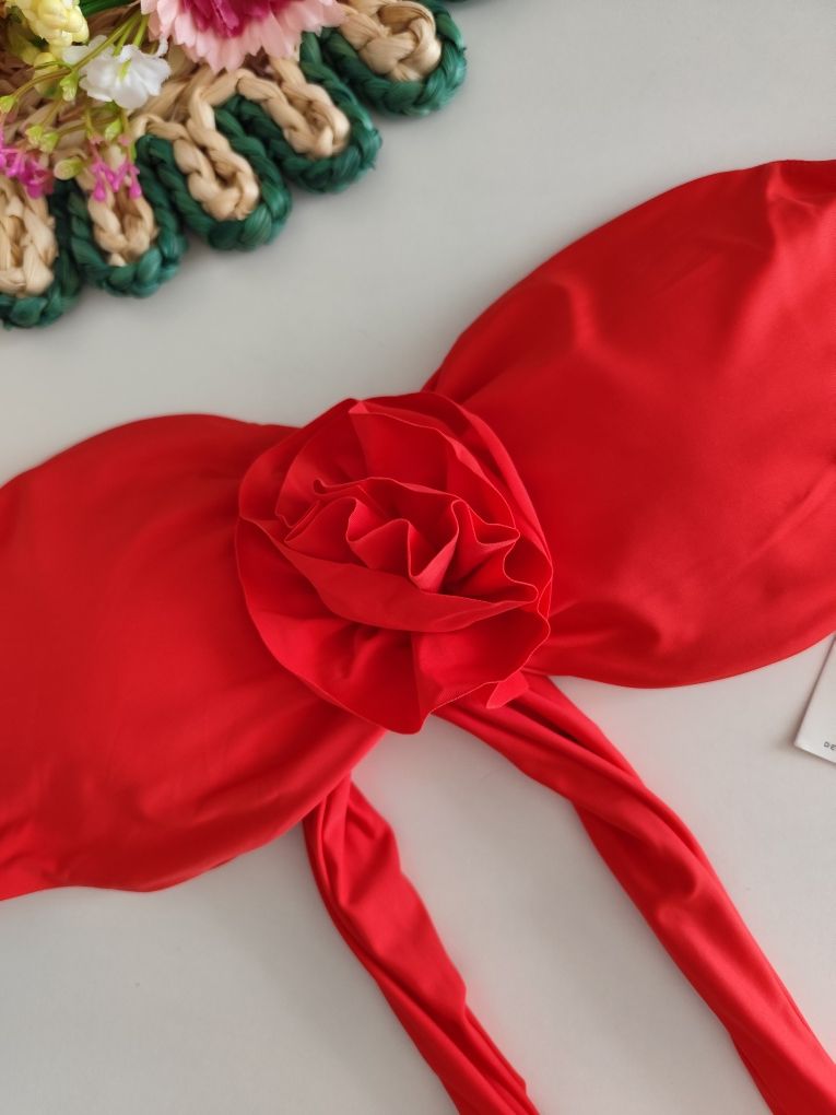 Nowy biustonosz bikini góra Bandeau z kwiatem rose Reserved L 40