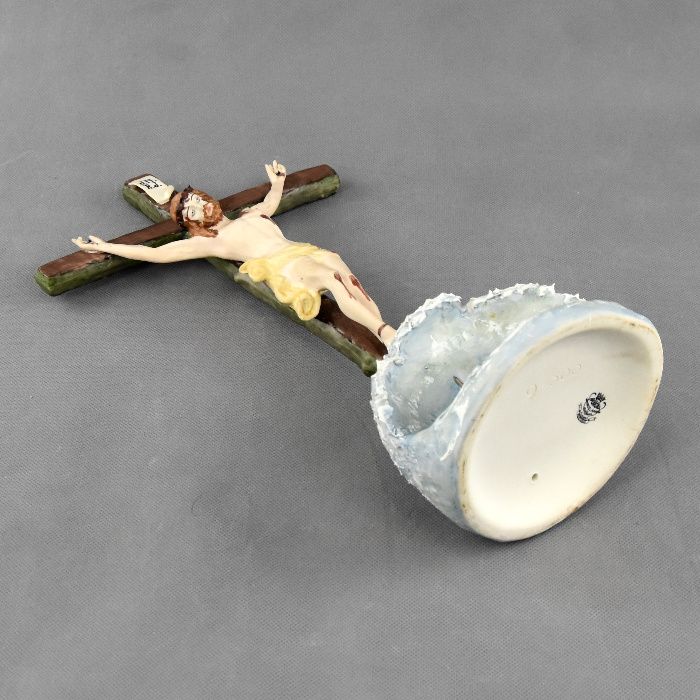 Cristo Crucificado em Biscuit da fábrica Porcil