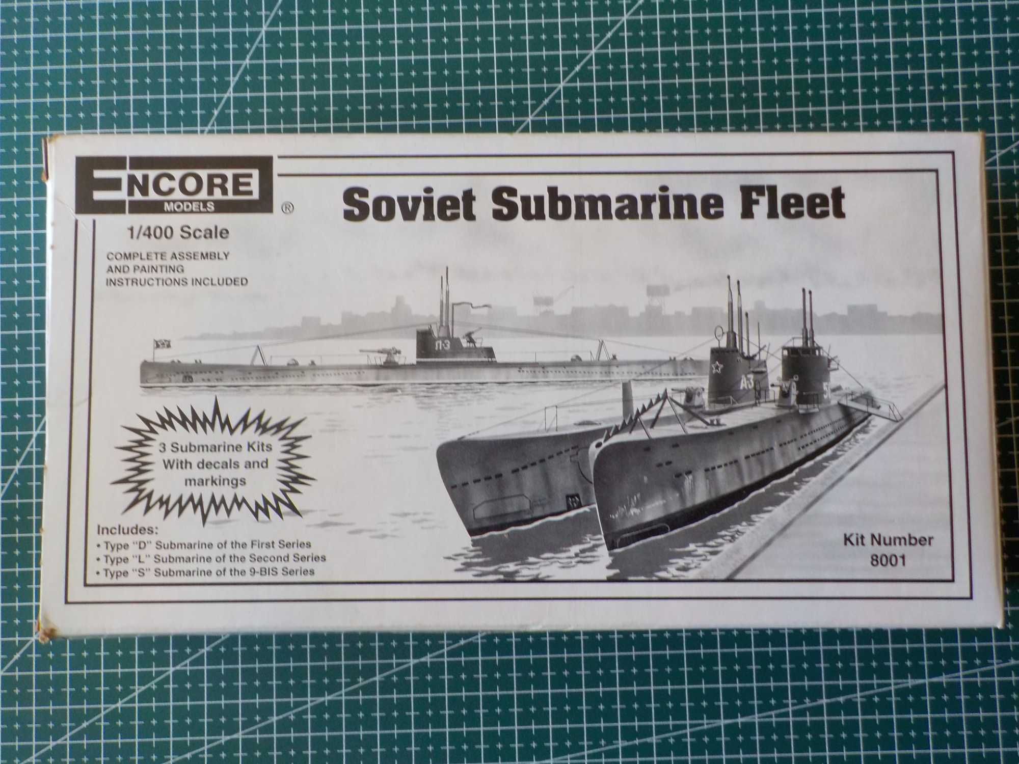 zestaw trzech modeli radzieckich okrętów podwodnych 1/400