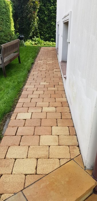 Mycie kostki brukowej dachów elewacji itp.