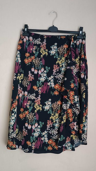 Piękna spódnica w kwiaty z falbanką 40 Top Secret