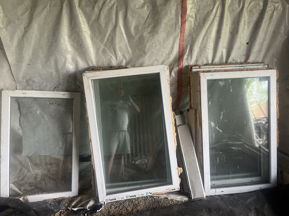 Продам окна пластикови,у гарному стани