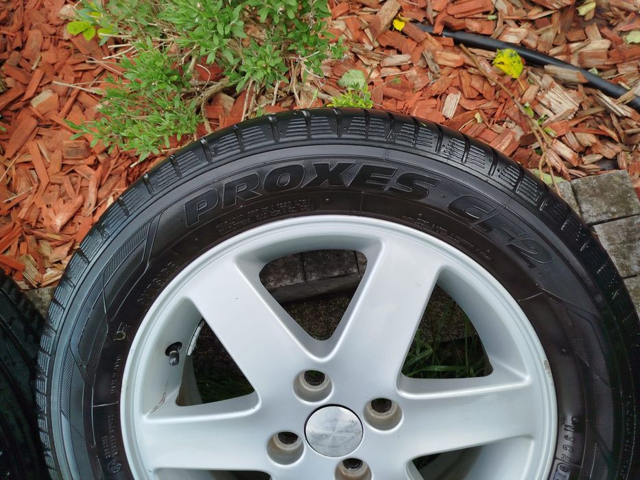 Alusy alufelgi z oponami 15 cali - 4 sztuki