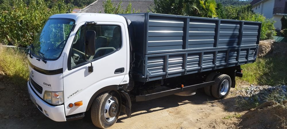 Toyota Dyna L Basculante 7.5