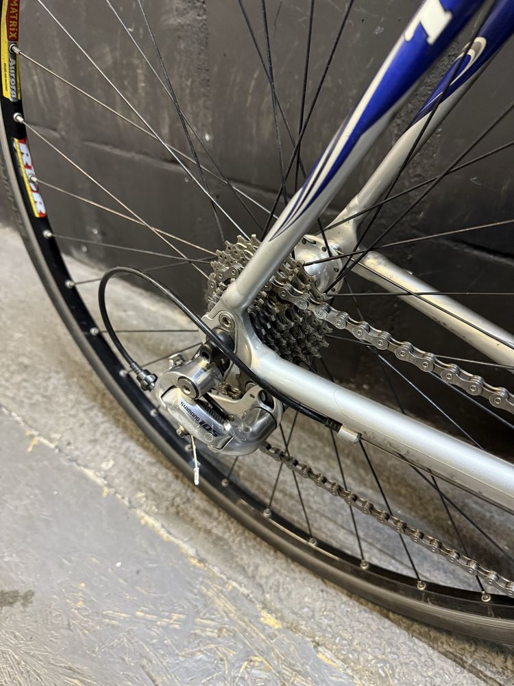 Rower szosowy kolarzówka TREK Shimano 105 59 cm Urban Bikes