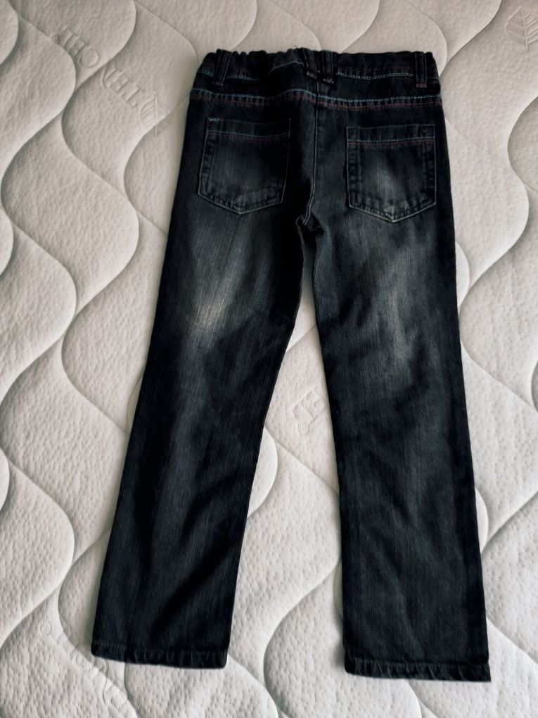 Spodnie F& F rozmiar 6- 7 lat nowe