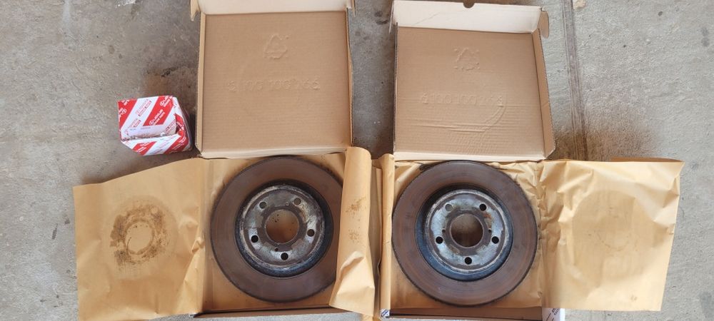 Тормозні диски Toyota Avensis t27