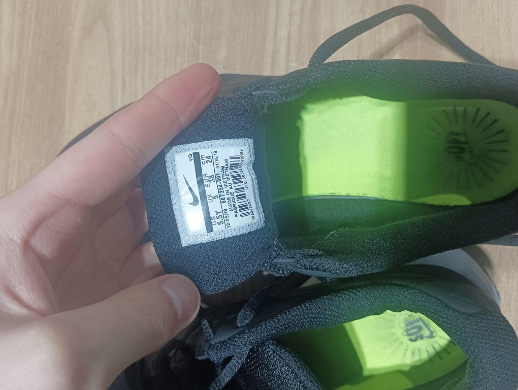 Продам кросівки Nike