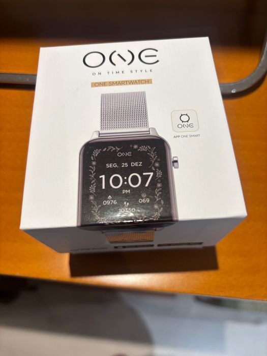 Smartwatch One MagicCall Silver - Prateado - 2 meses de uso - garantia