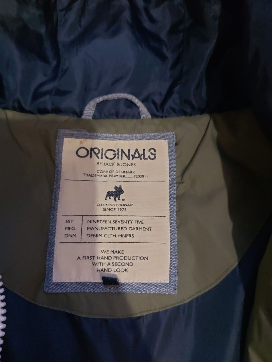 Продам весенне-осеннюю фирменную куртку Originals