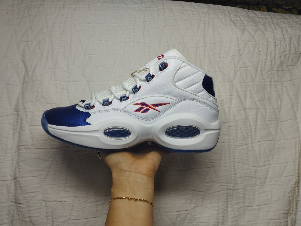 Кросівки шкіряні Reebok Question Mid (27 cm)
оригінал US9