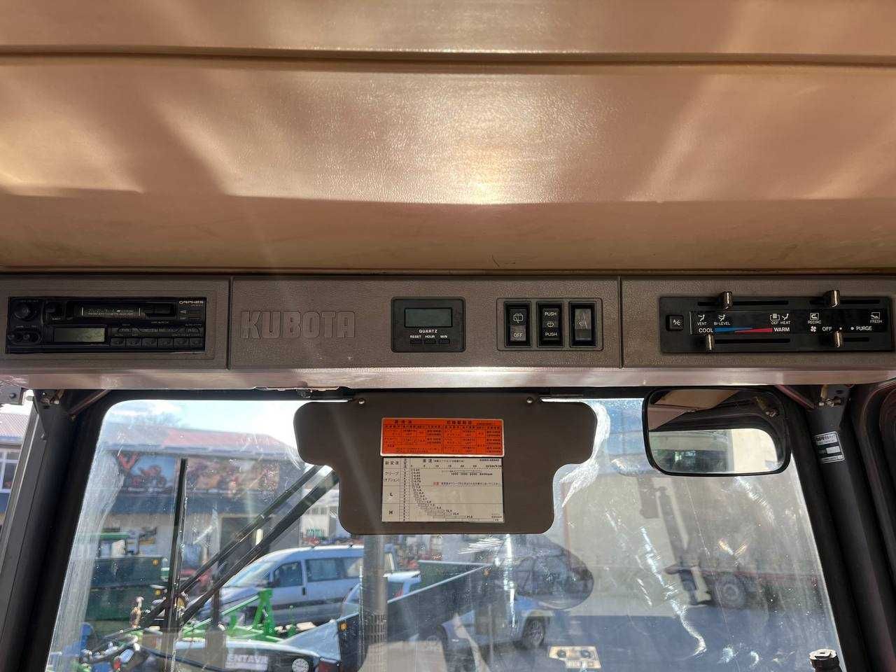 Kubota M1 - 65 Японський трактор