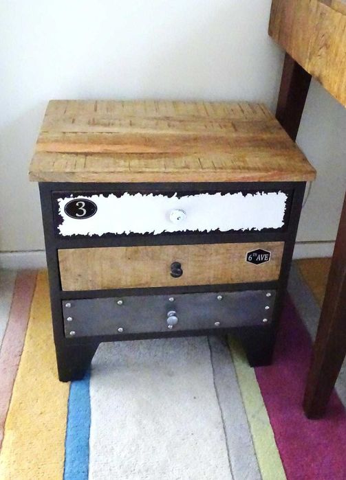 Kontenerek z szufladami / mała szafka nocna w s. LOFT z mango + metalu