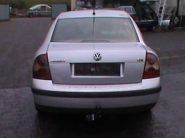 Passat B5 lift zderzak maska lampy   nowy hak  LA7W