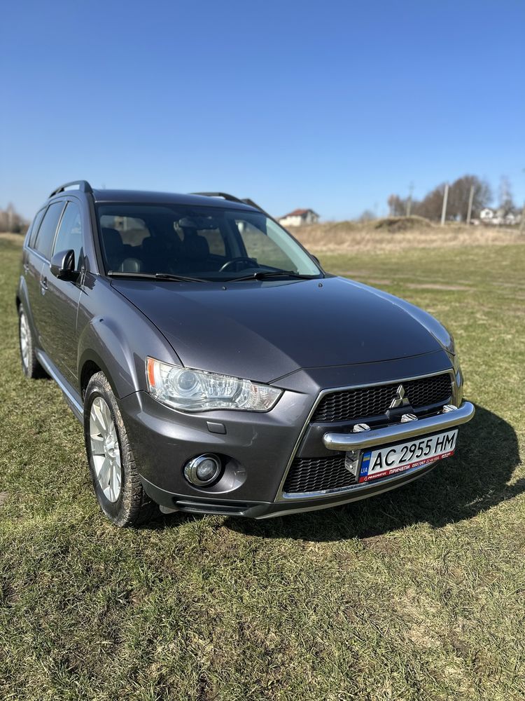 Срочно, Mitsubishi Outlander XL джип 4*4 2011 рік