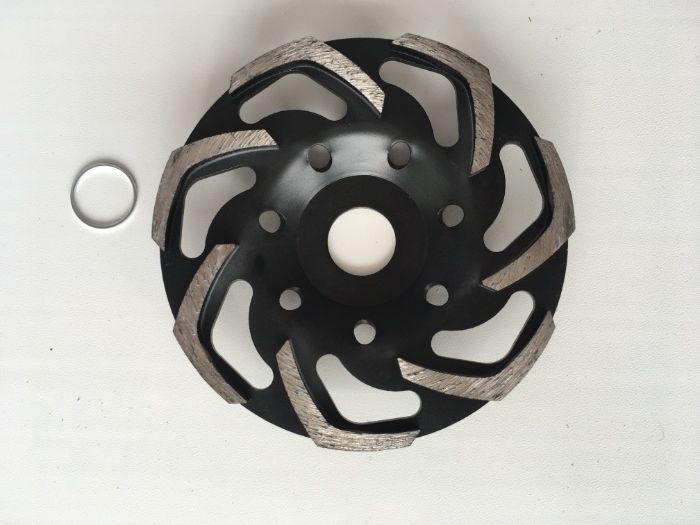 Диск для шліфування бетону. Основа для болгарки і фільтр для пилососа