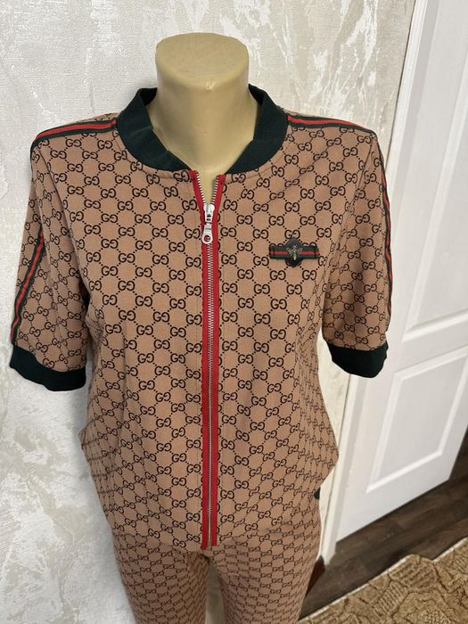 Спортивний костюм жіночий