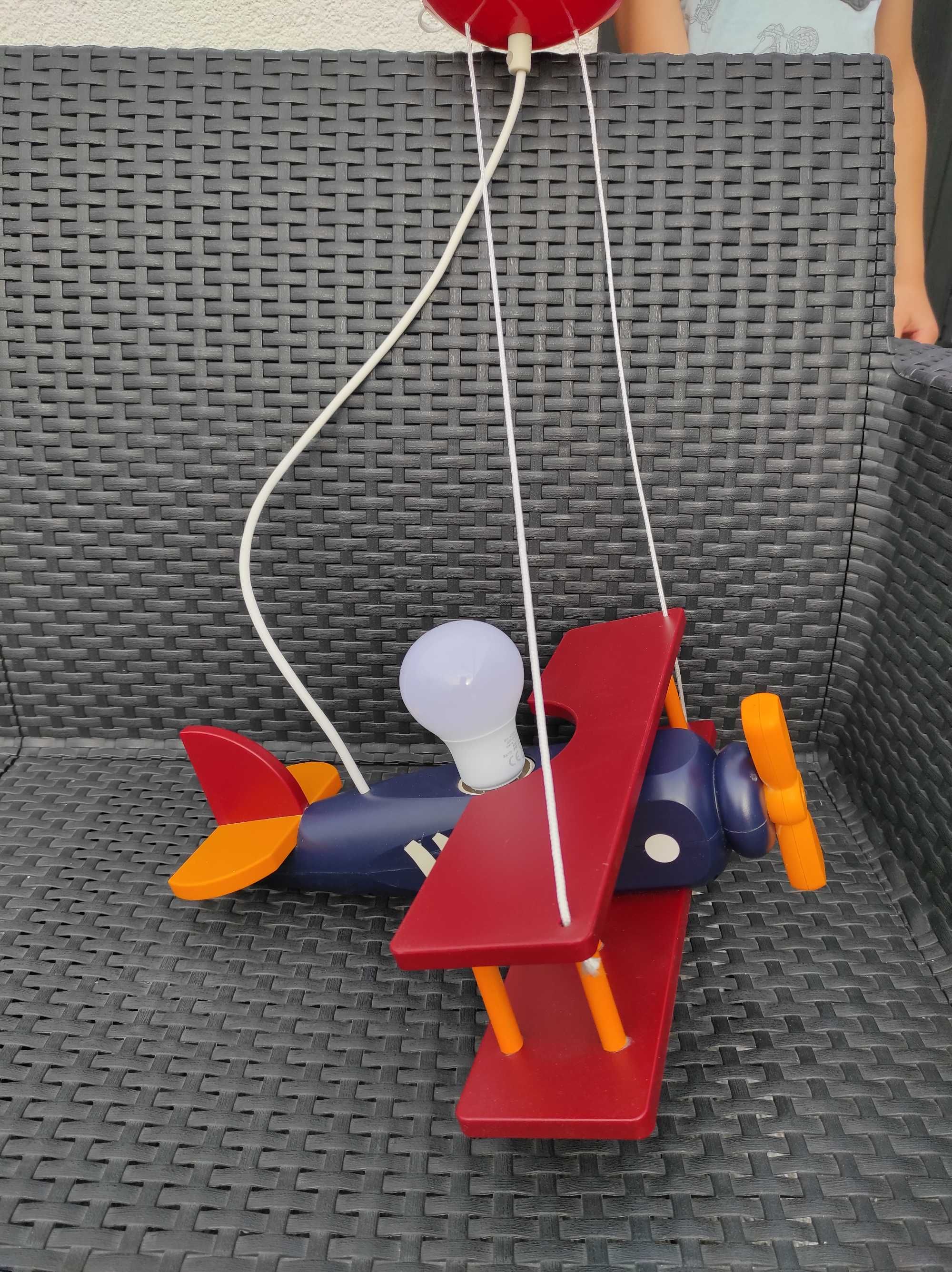 Lampa dziecięca samolot