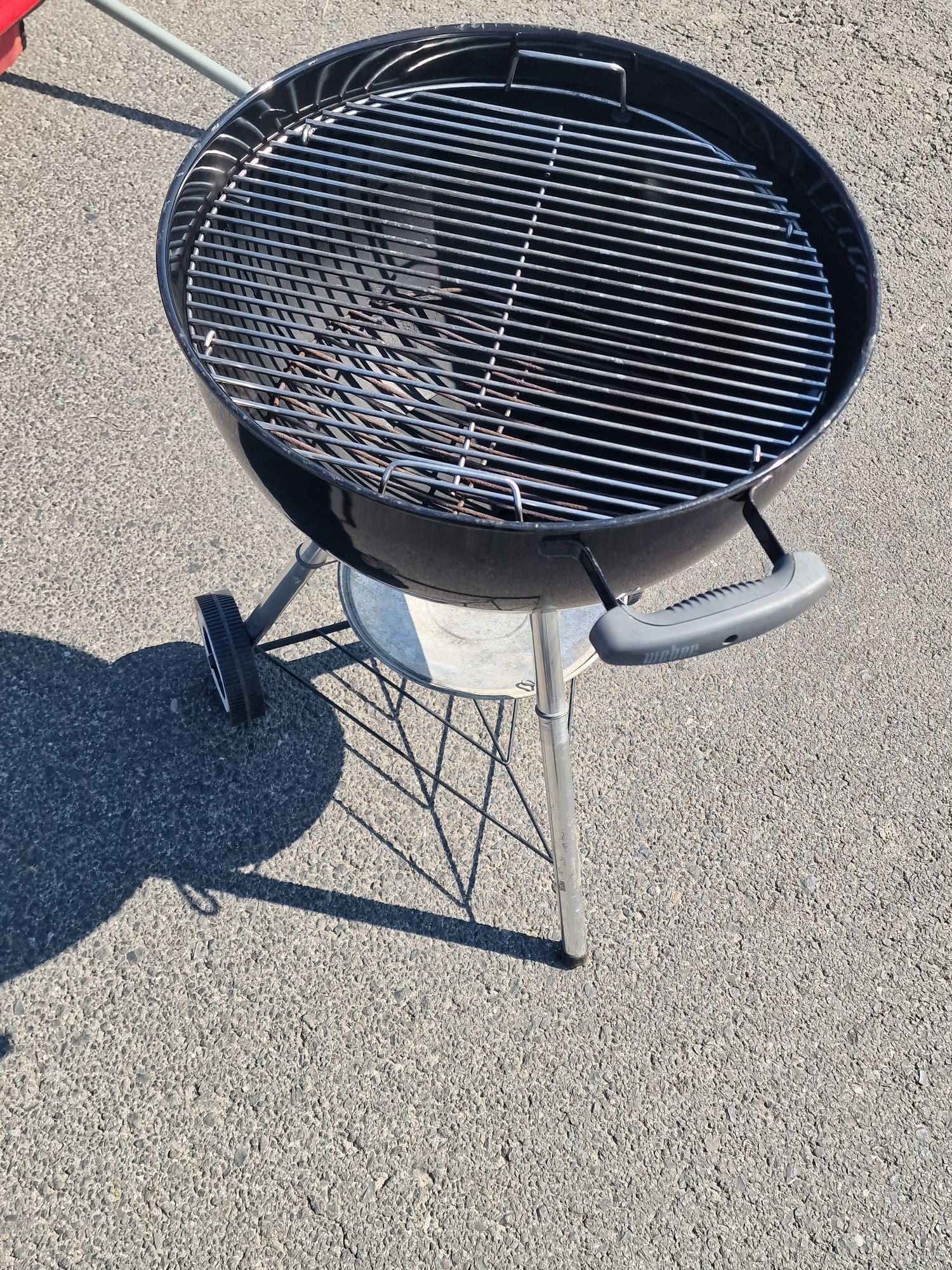 Grill węglowy Weber z termometrem