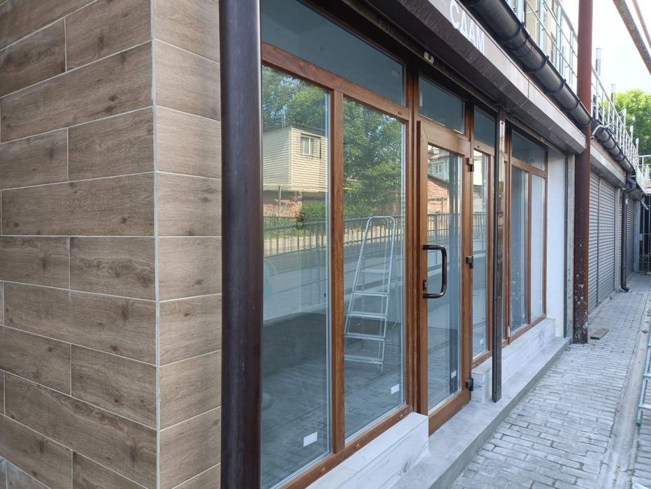 Коммерческое помещение в новом доме, 1 этаж, фасад на ул. Долгая.