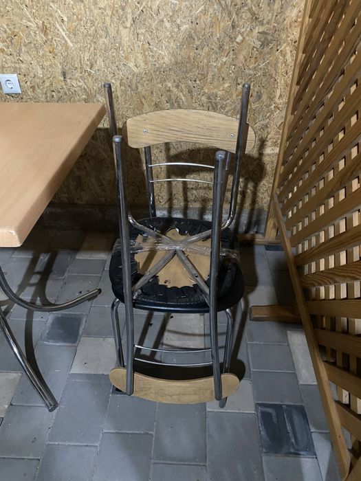 Столи та стілці для кафе, будинки та дачі
