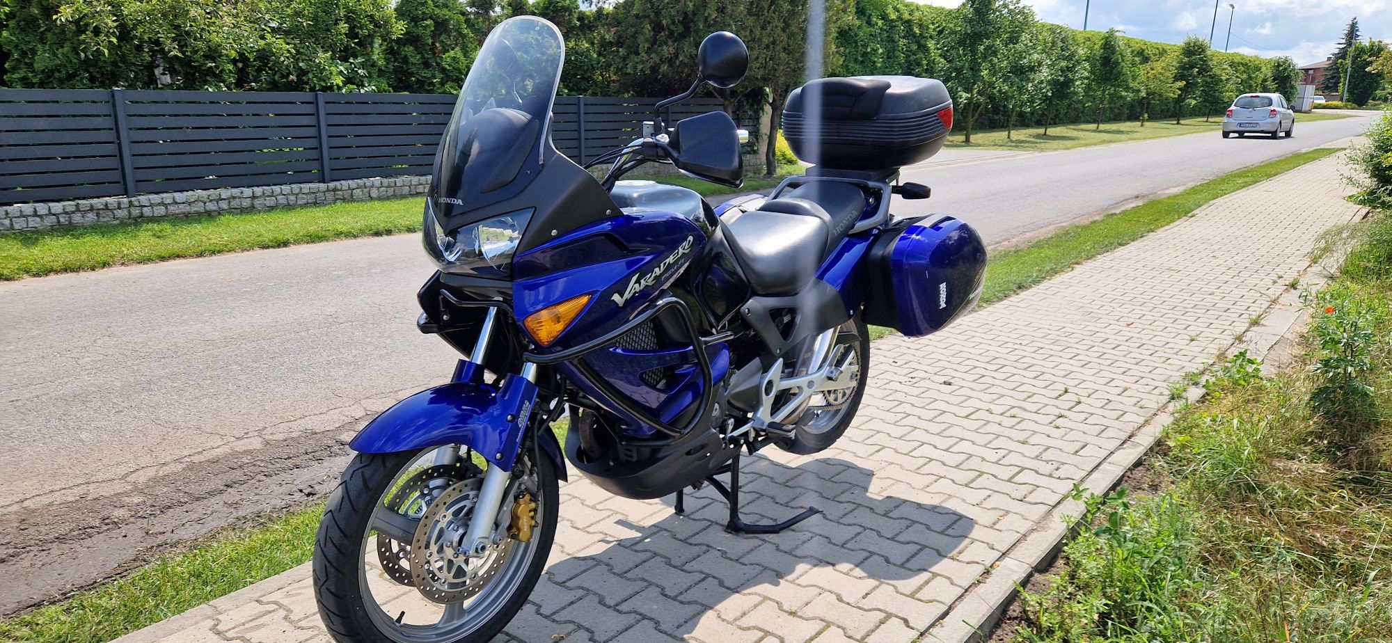 Honda XL 1000 Varadero rok 2004 przeb 63 tys km .