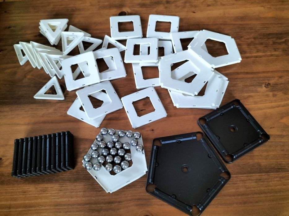 Geomag Black & white 104 elementy