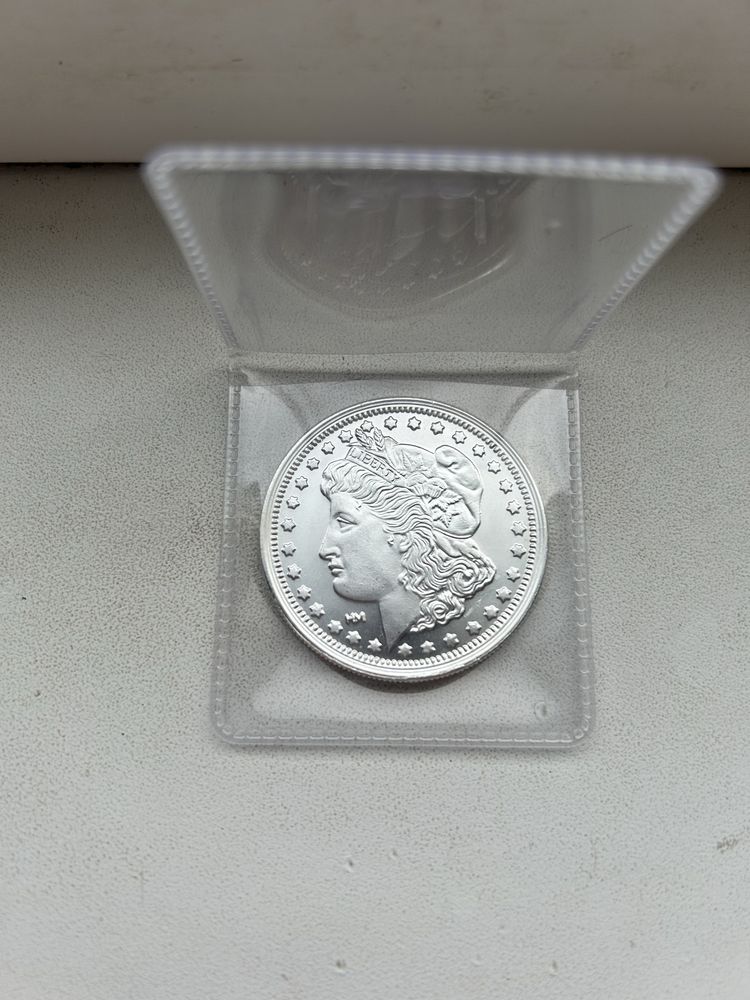 Серебряная монета Морган