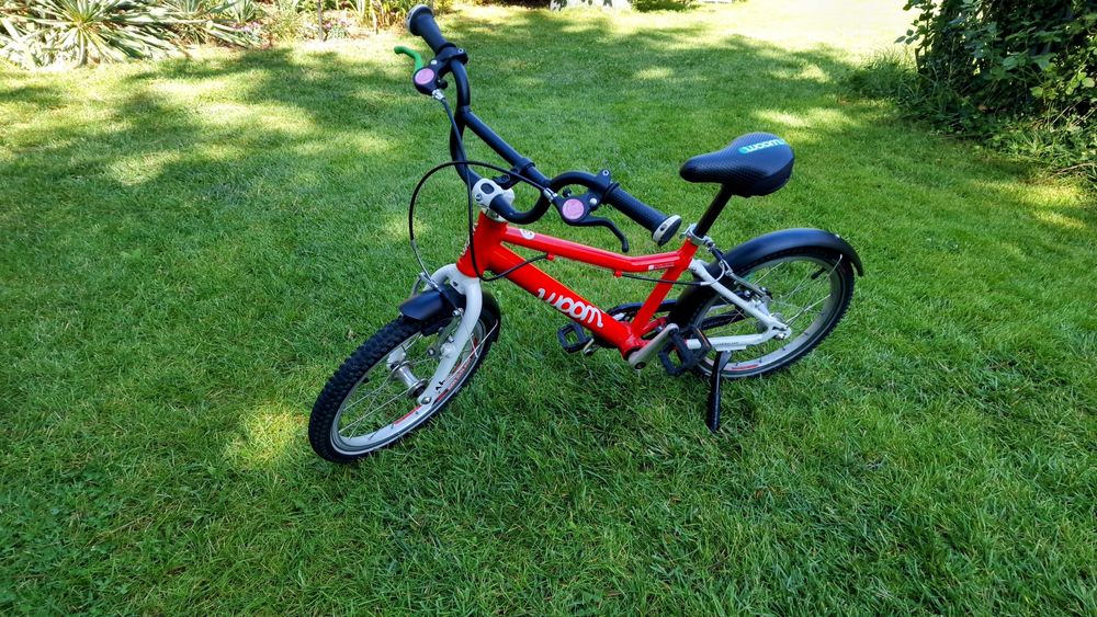 Rower Woom 3 czerwony, błotniki i stopka