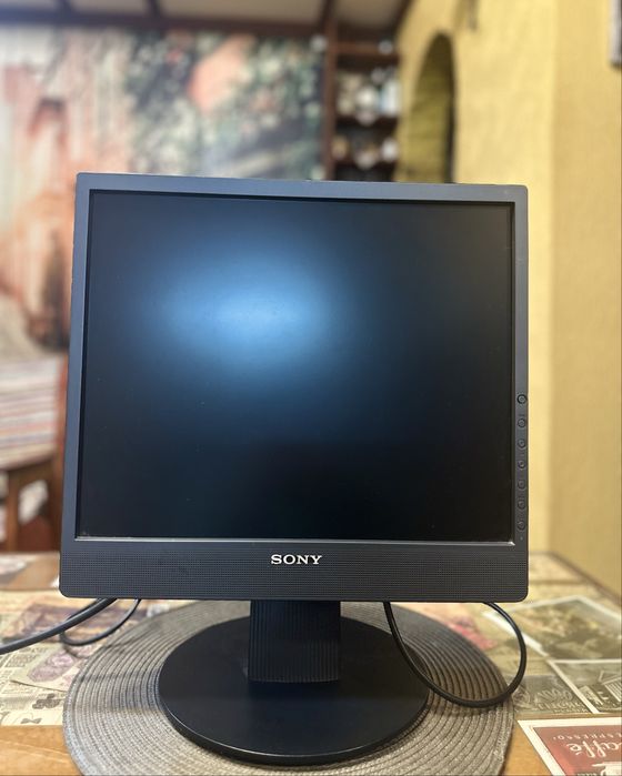 Монітор Sony SDM-X73