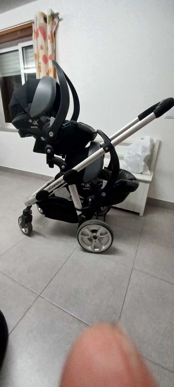 Carrinho de gémeos